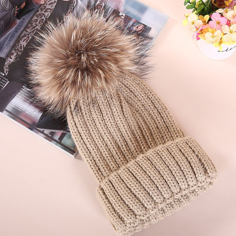 Knitted hat with faux fox fur pompom for cold winter days 4