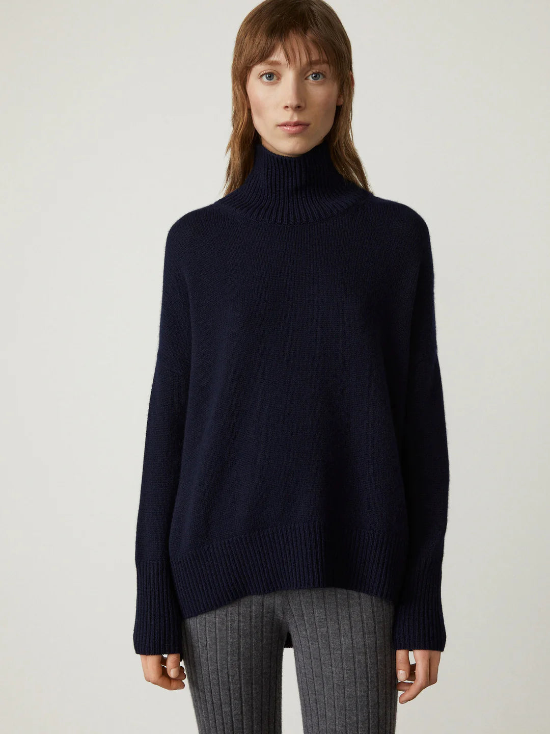 Luxurious cashmere blend turtleneck sweater 5