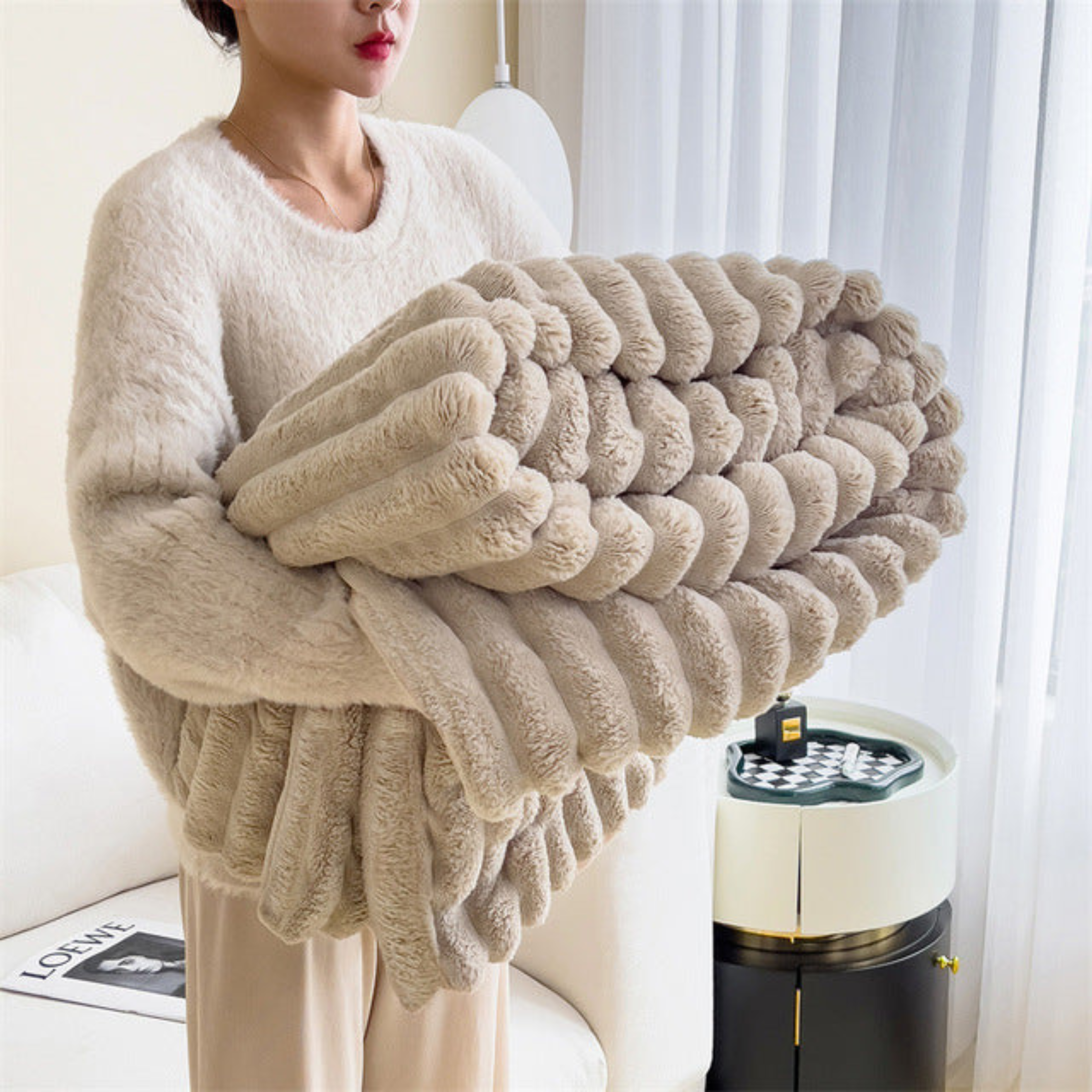 Luxury Fluffy Blanket | Soft, Cozy and Stylish Throw 2