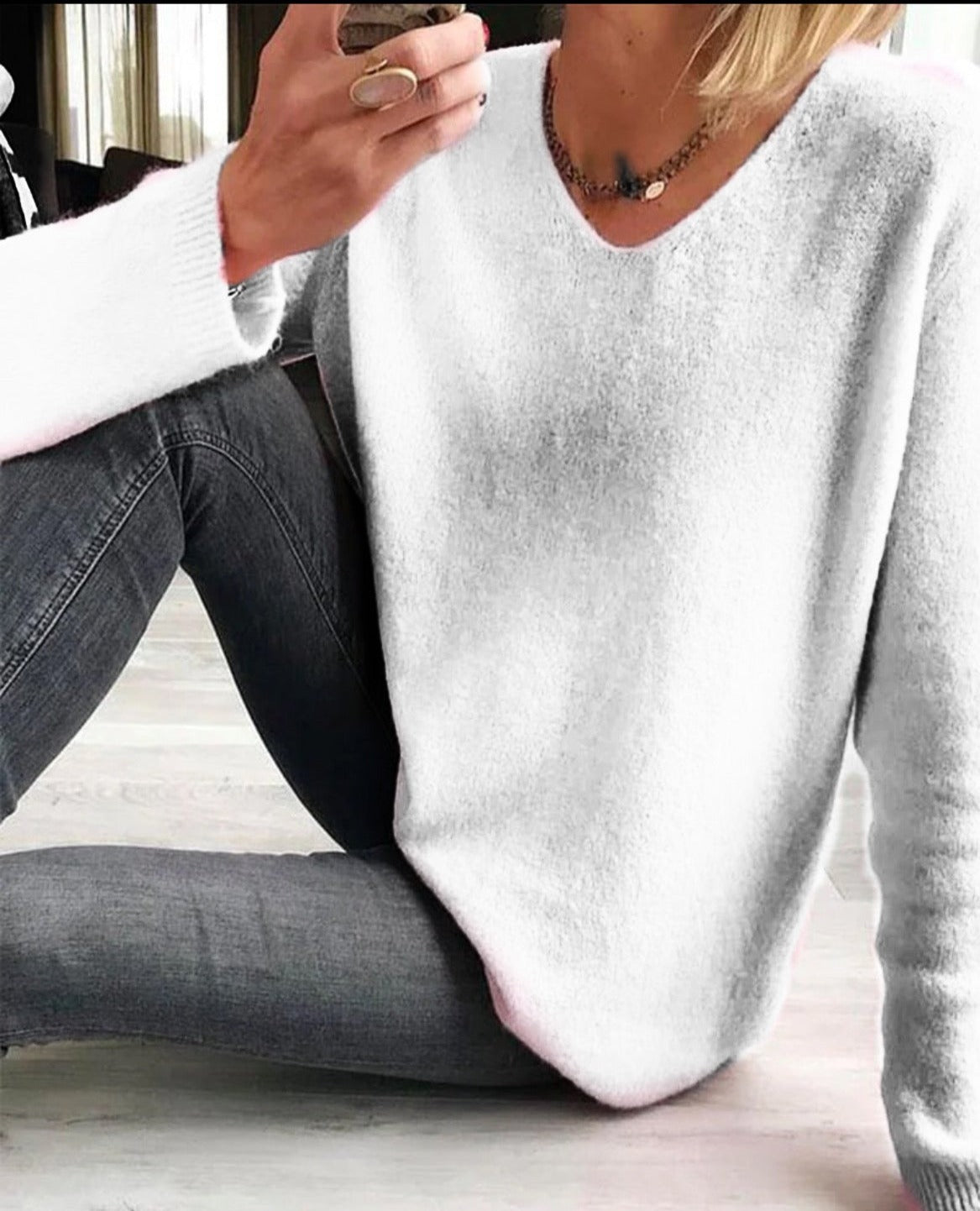 Women’s Casual V-Neck Sweater | Soft and Stylish for Everyday Wear 3