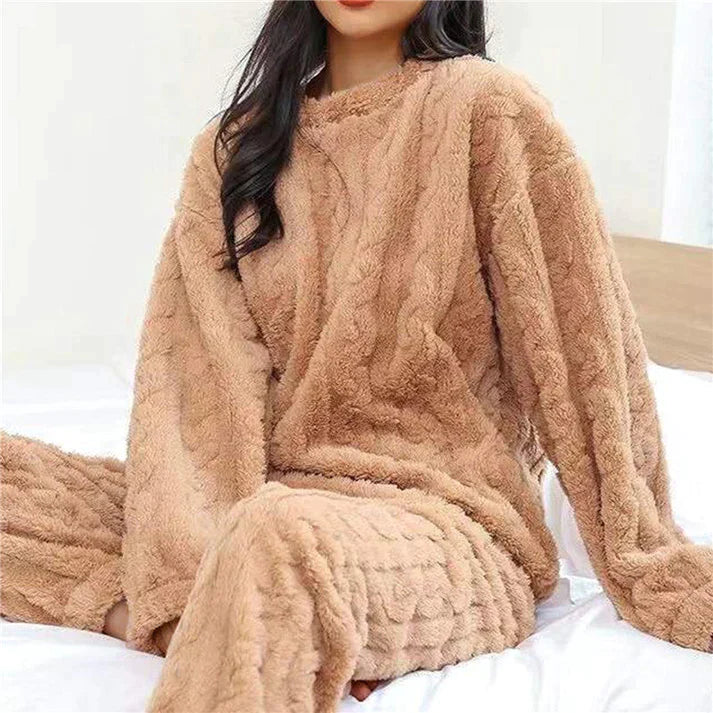Women's flannel pajama set – cozy and stylish for home 4