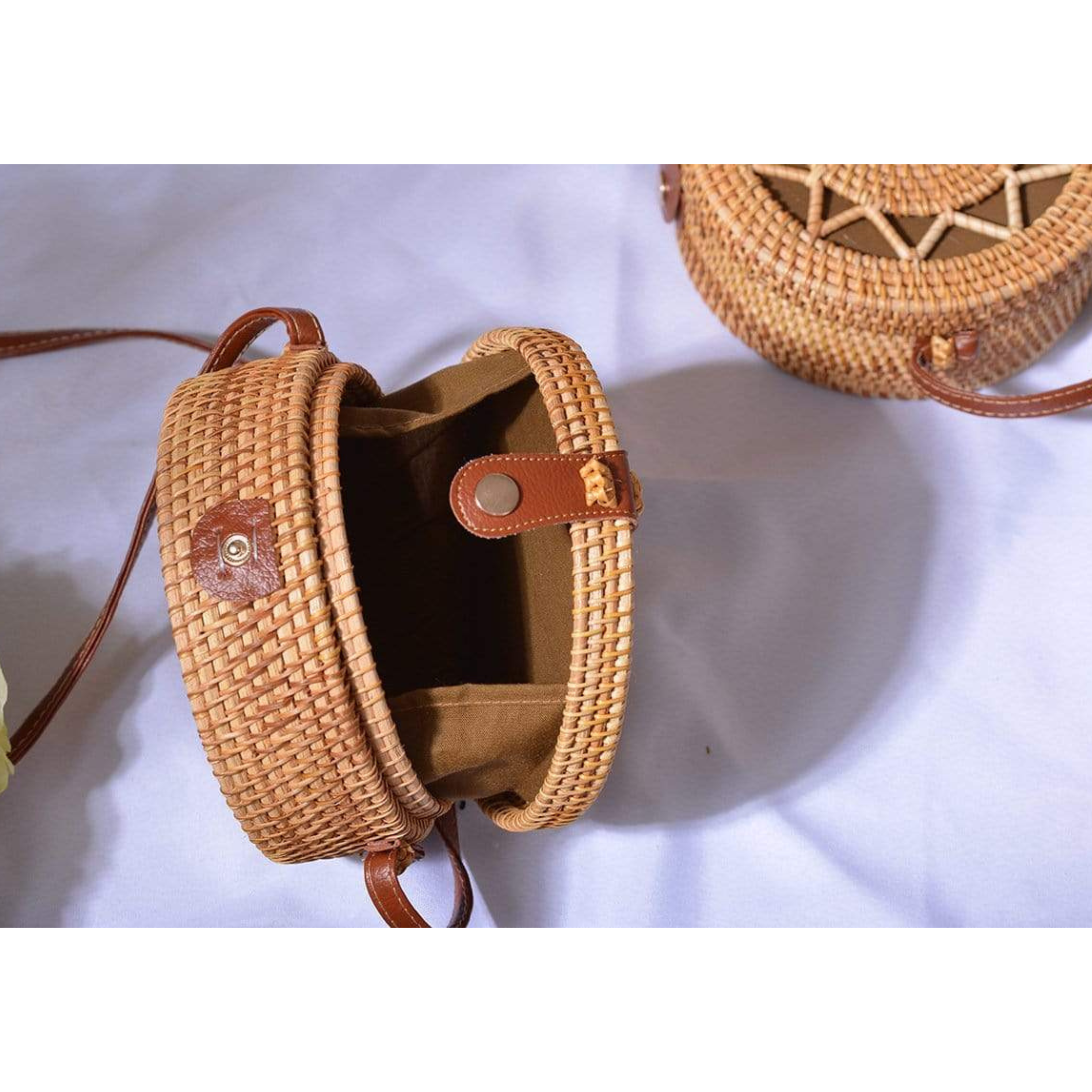 Women’s Messenger Bag | Woven Rattan-Style Design