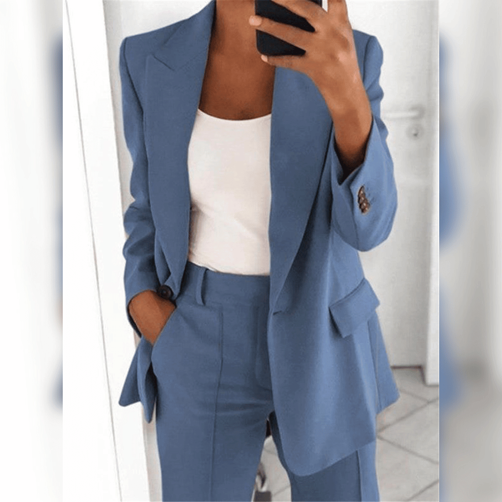 Elegant suit for women 1