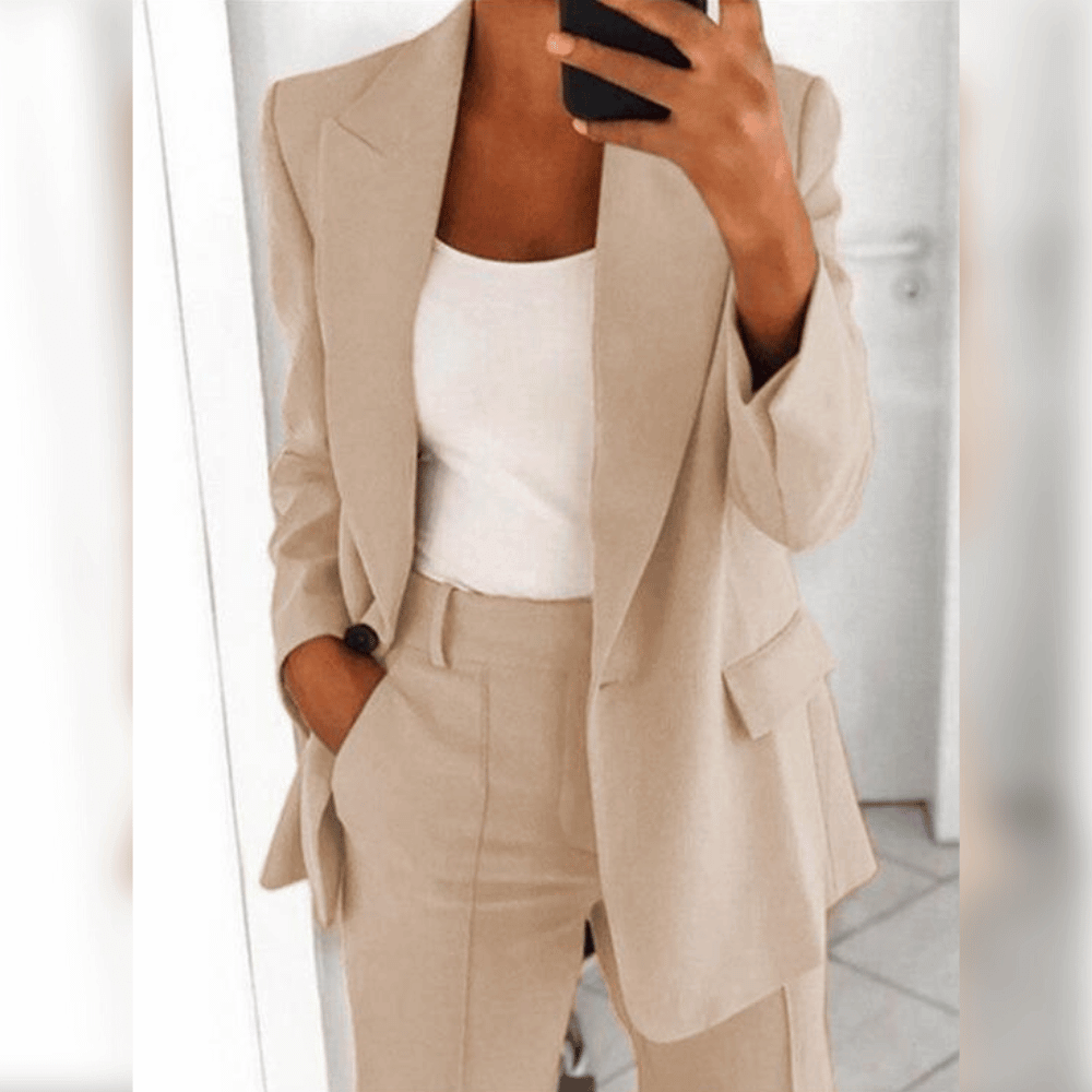 Elegant suit for women 3