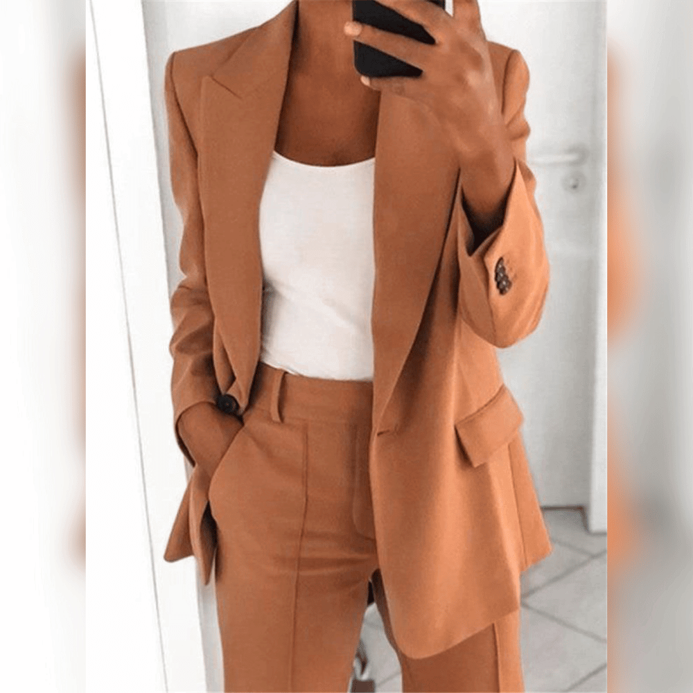 Elegant suit for women 4