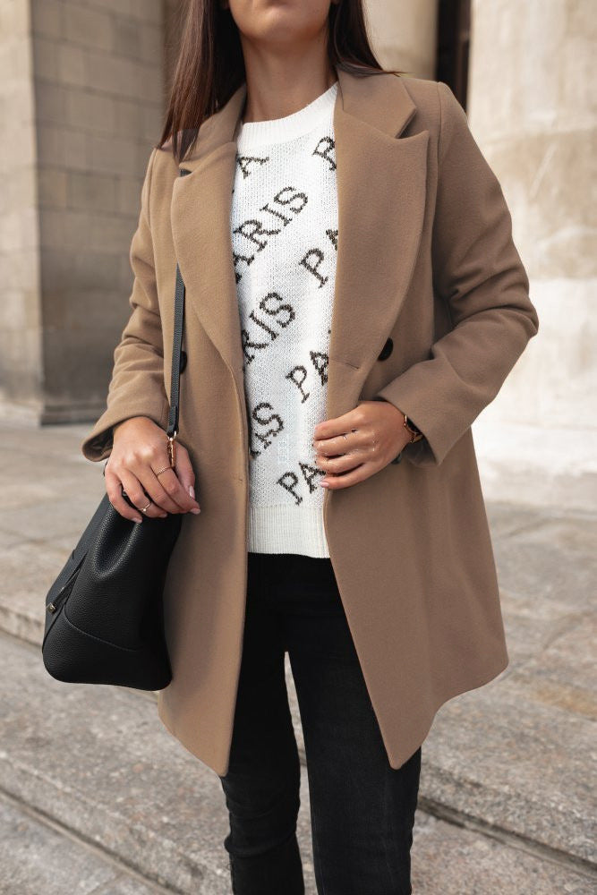 Elegant women's polyester coat: Warm, Timeless & Versatile 2