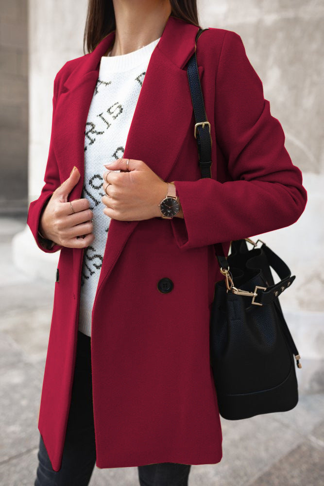 Elegant women's polyester coat: Warm, Timeless & Versatile 3