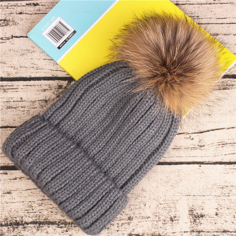 Knitted hat with faux fox fur pompom for women 2