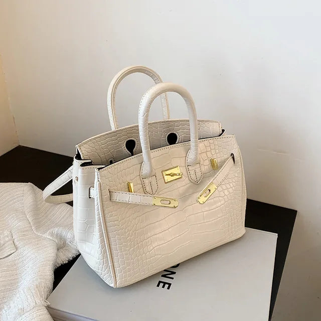 Women's Large Handbag | Elegant & Functional Design 5