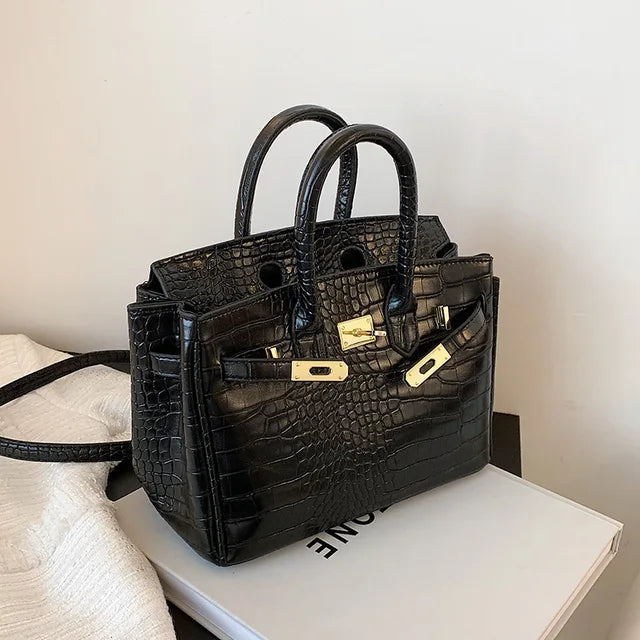 Women's Large Handbag | Elegant & Functional Design 2