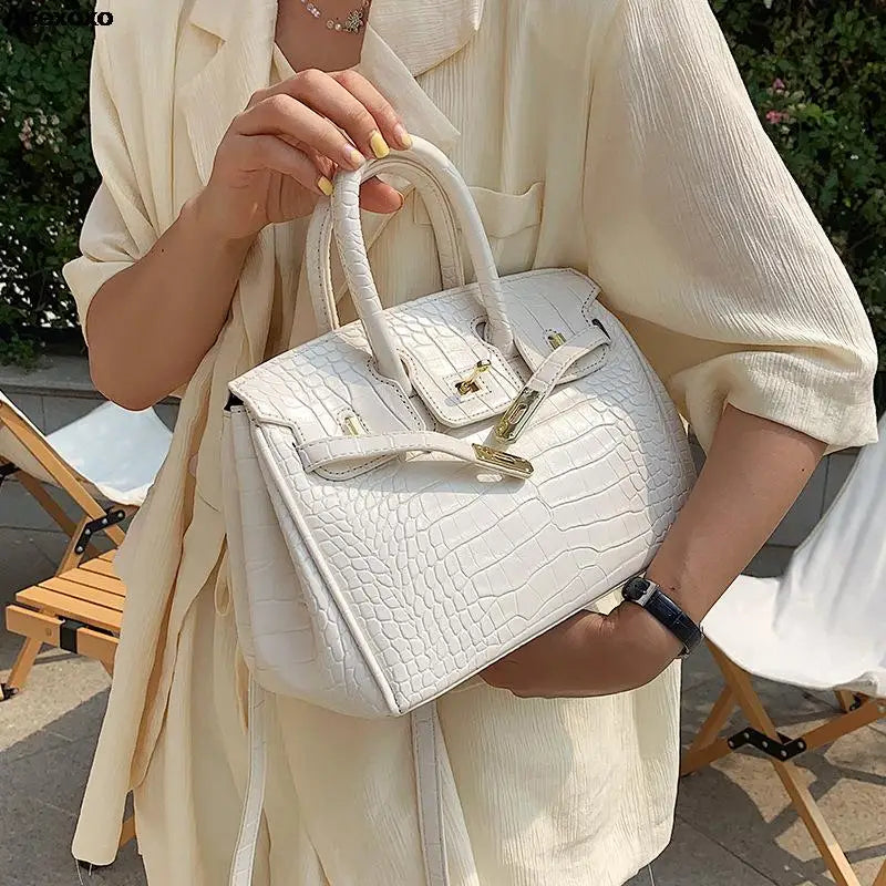 Women's Casual Handbag | Stylish and Functional 1
