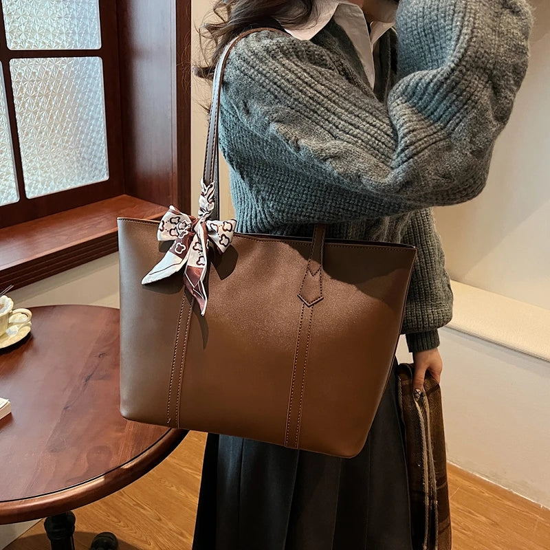 Women's Large Black Shoulder Bag | Stylish and Functional 4