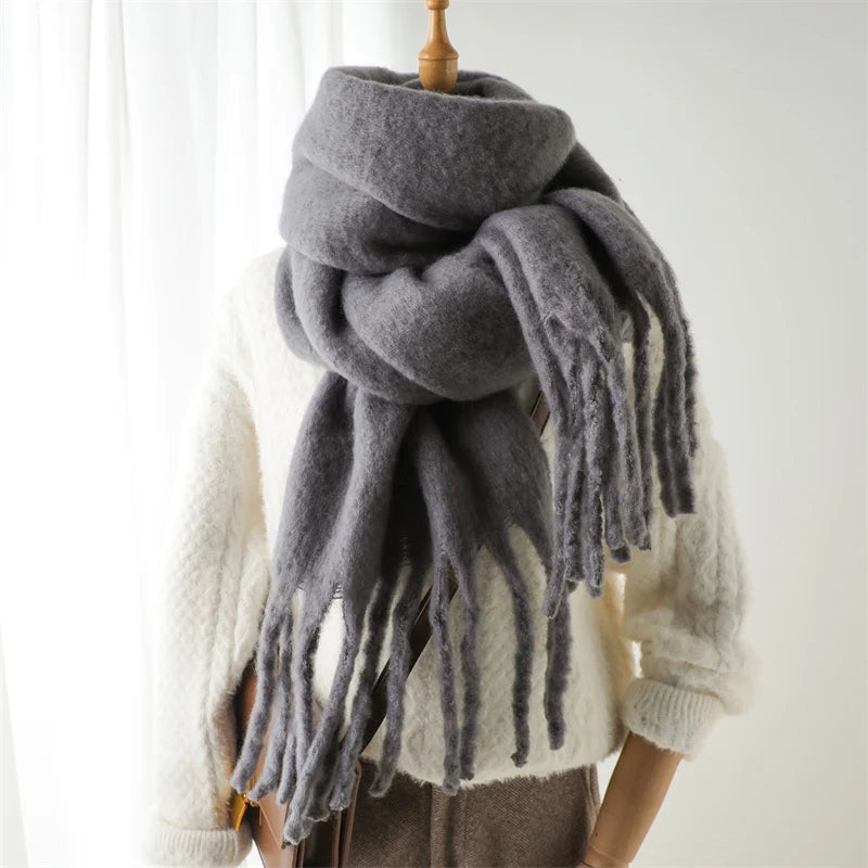 Scarf for women made of polyester, warm winter pashmina with large fringes, soft and thick 0