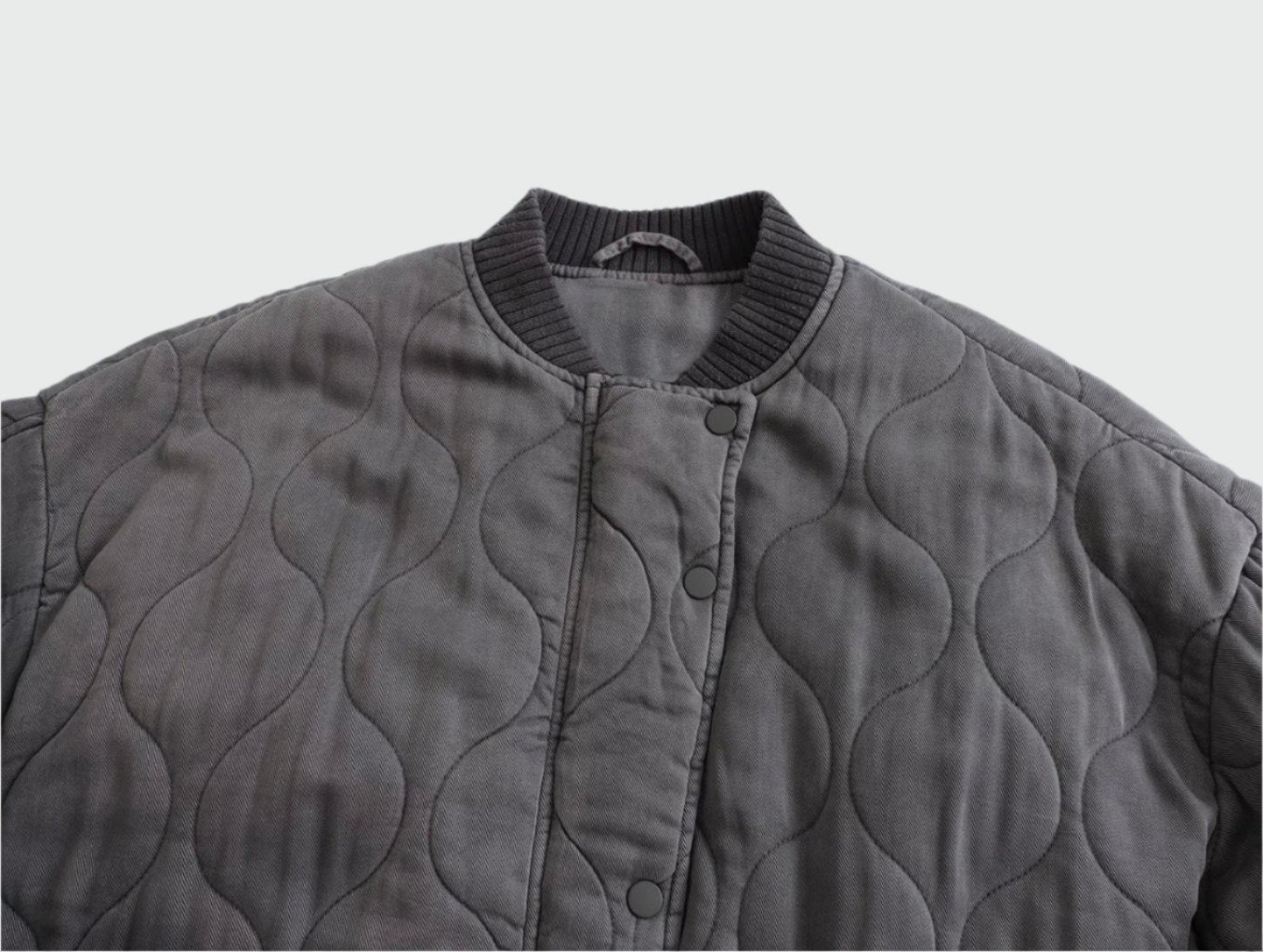 Wide-cut jackets for women with pockets and buttons 4