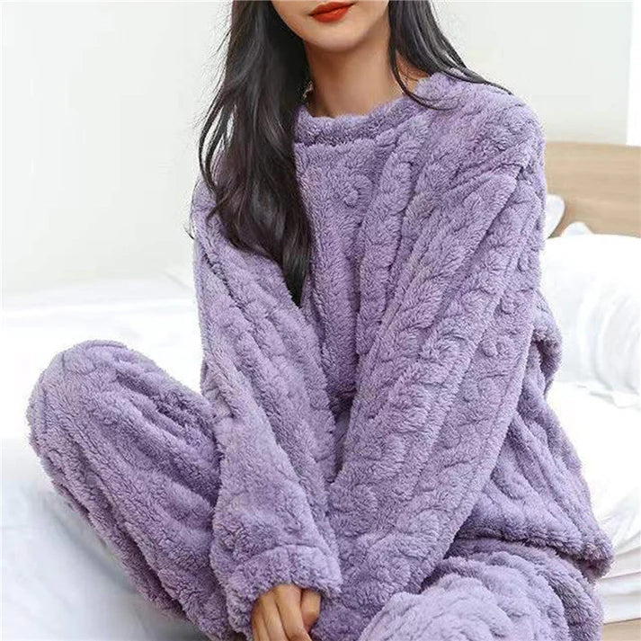 Women's flannel pajama set – cozy and stylish for home 1