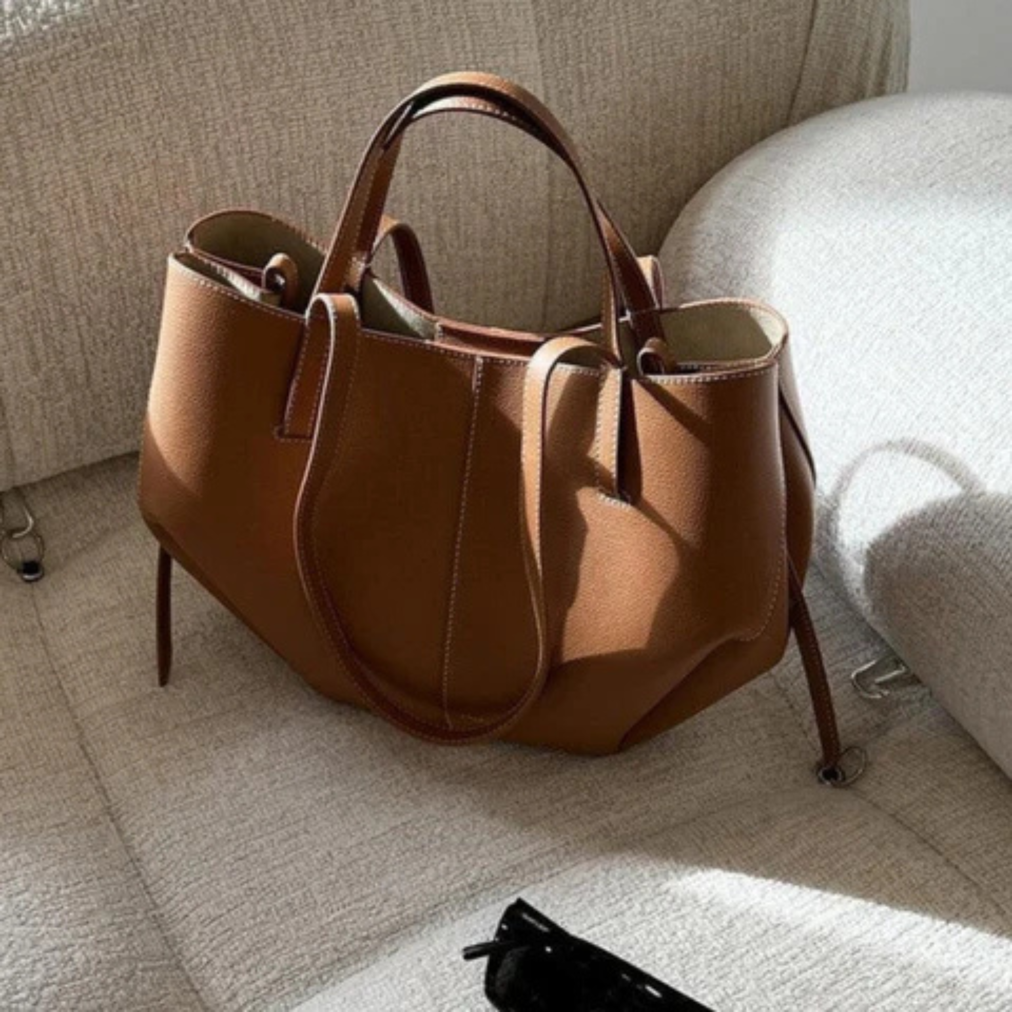Women’s Vintage Shoulder Bag | Elegant and Spacious Design